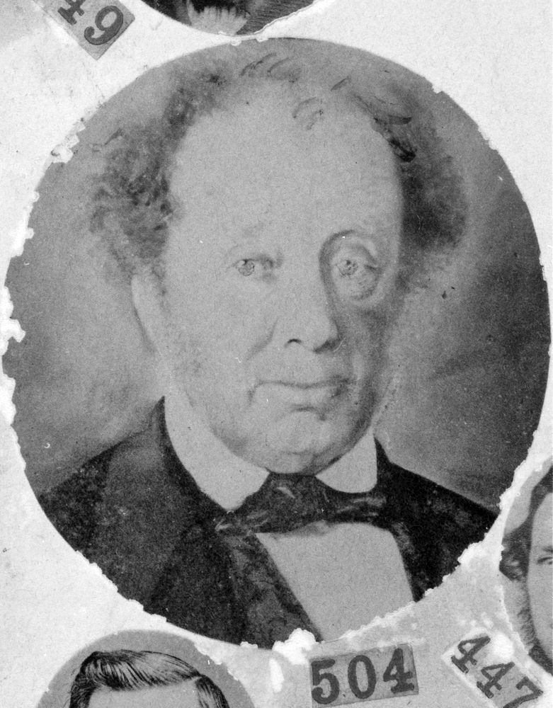[James SMITH]